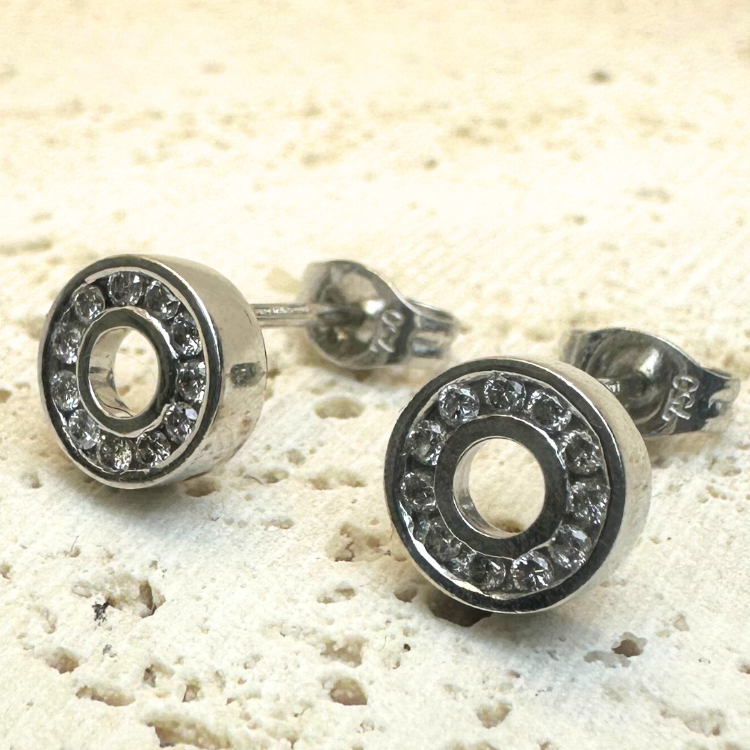 18ct White Gold Stud Earrings - Natural Diamonds - For Women
