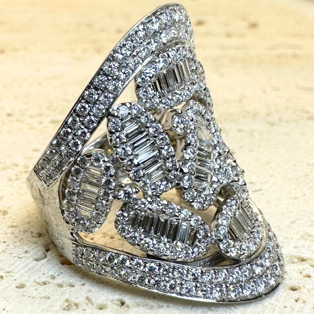 18ct White Gold Ring - Natural Diamonds - Size M - For Women