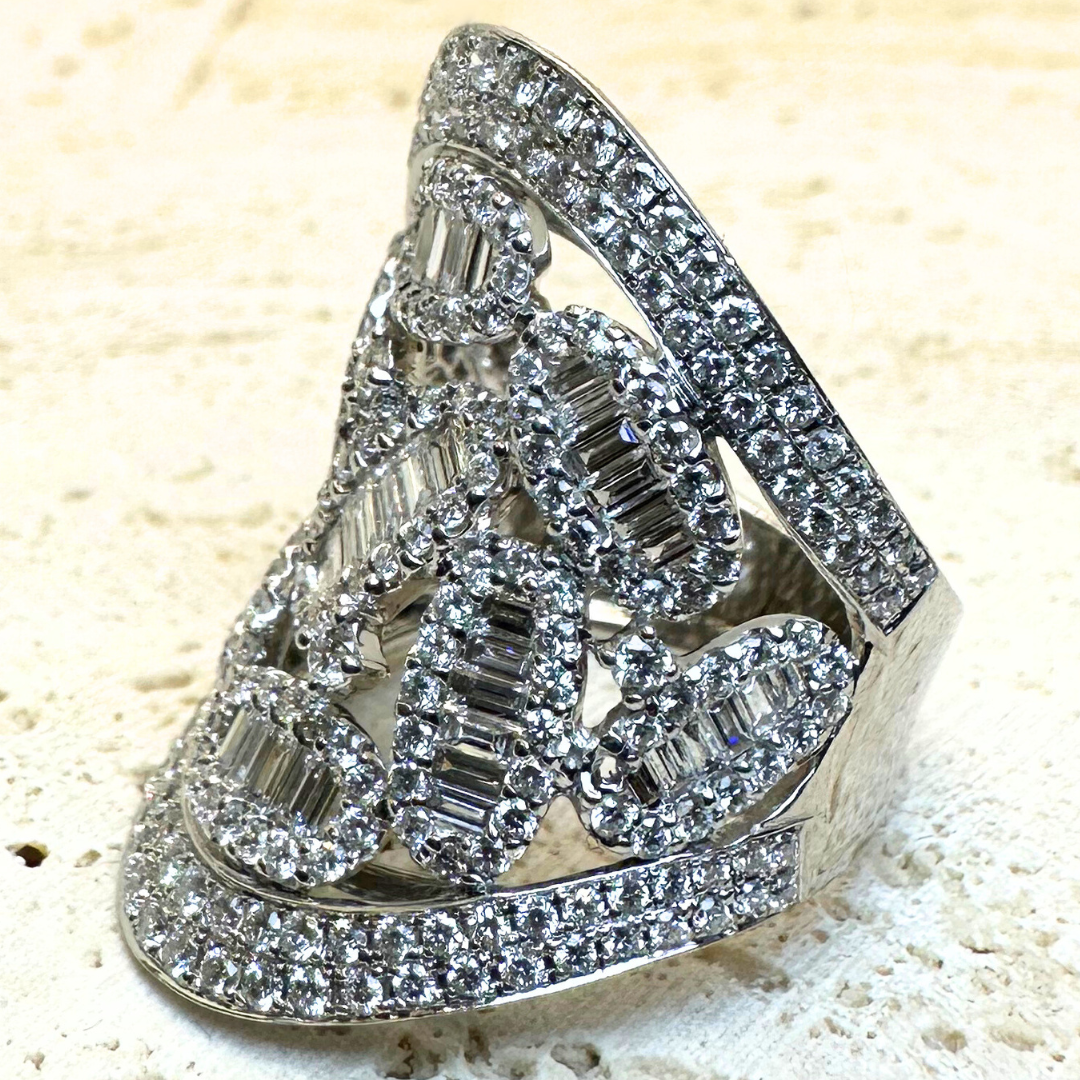 18ct White Gold Ring - Natural Diamonds - Size M - For Women