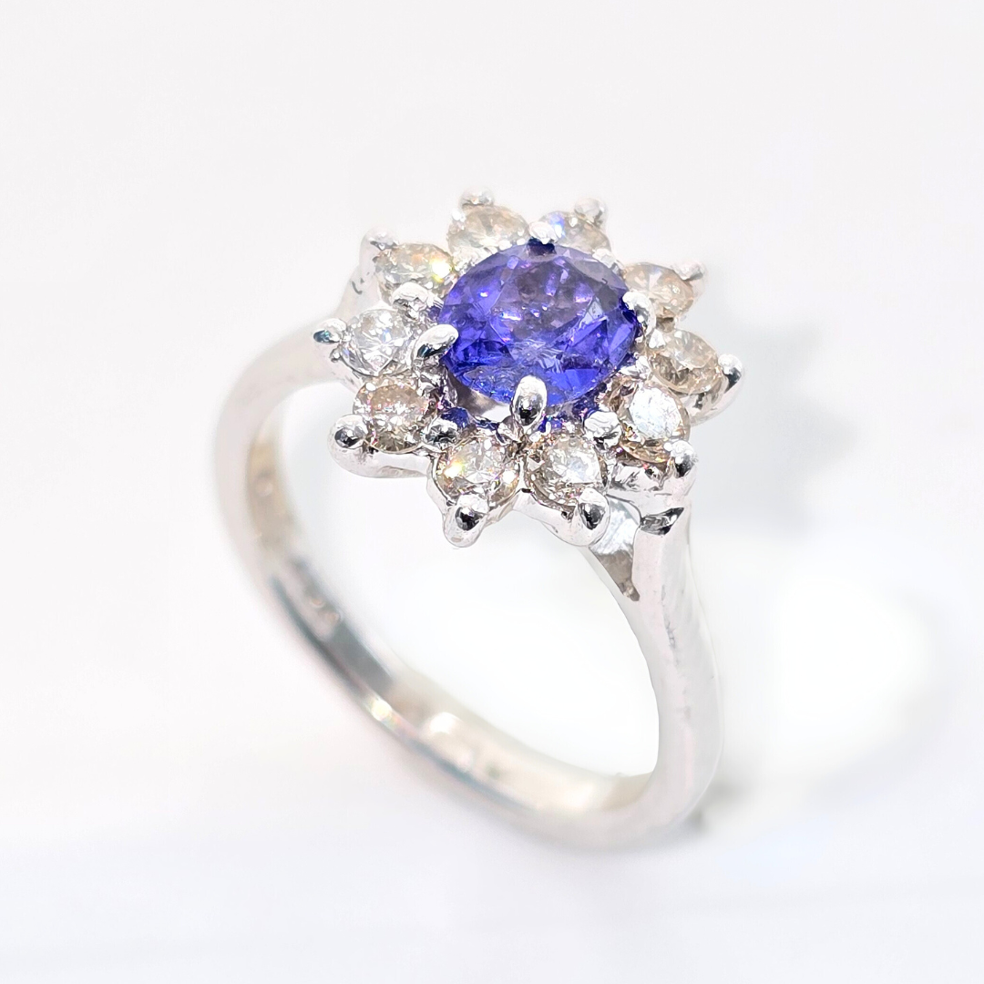 18kt White Gold Tanzanite & Diamond Ring