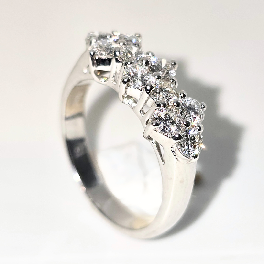 Elegant 18kt White Gold Diamond Cluster Ring 0.5tcw