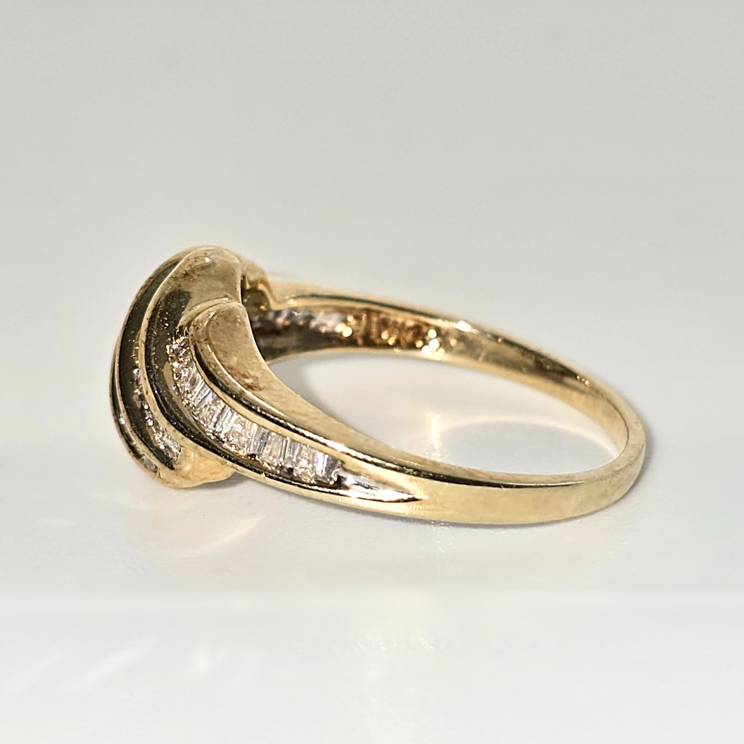 Radiant 14kt Yellow Gold Diamond Ring 0.5cts Baguette Diamonds