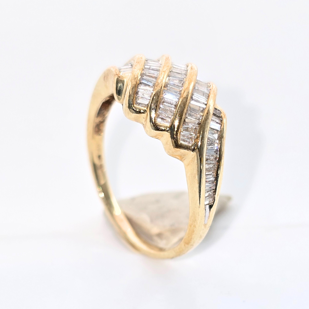 Radiant 14kt Yellow Gold Diamond Ring 0.5cts Baguette Diamonds