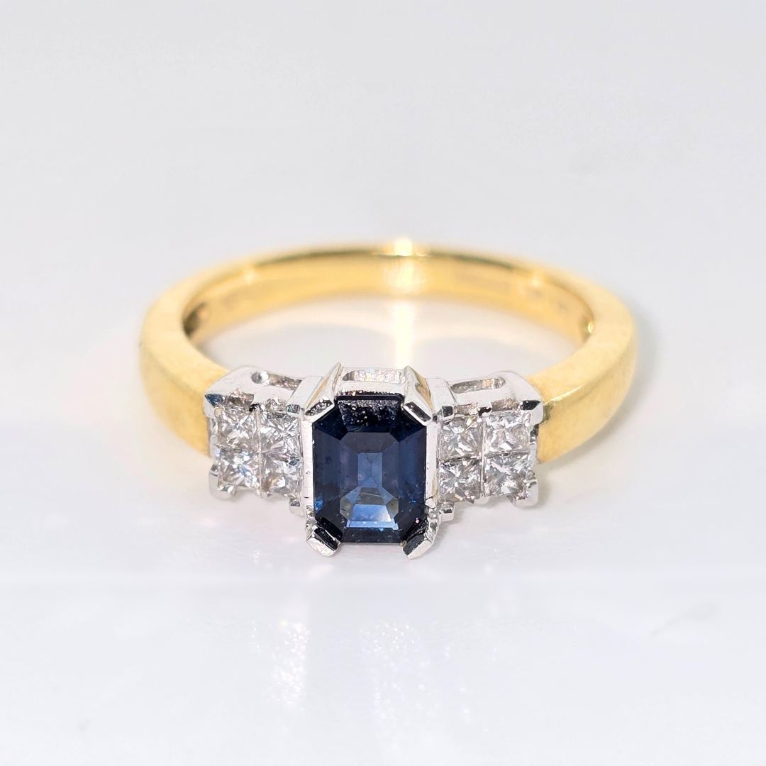 Luxury 18kt Yellow Gold Sapphire and Princess Cut Diamond Ring