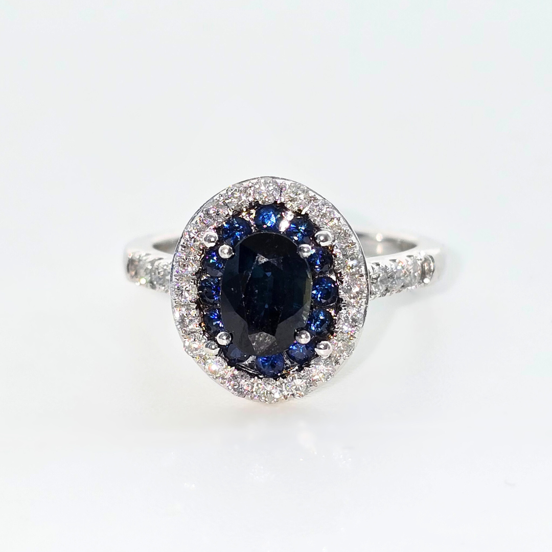 18kt White Gold Ring with Natural Sapphires and Diamonds