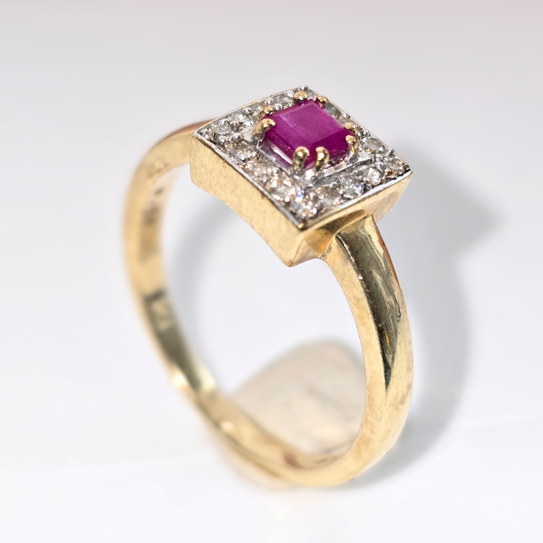 9kt Yellow Gold Ruby And Diamond Ring