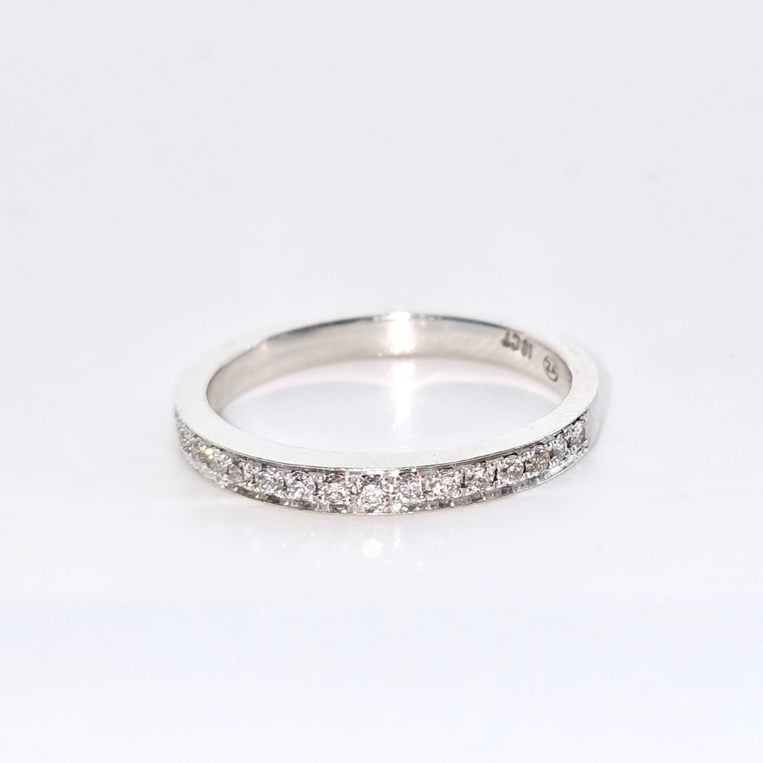 Women’s Diamond Band Ring in 18kt White Gold