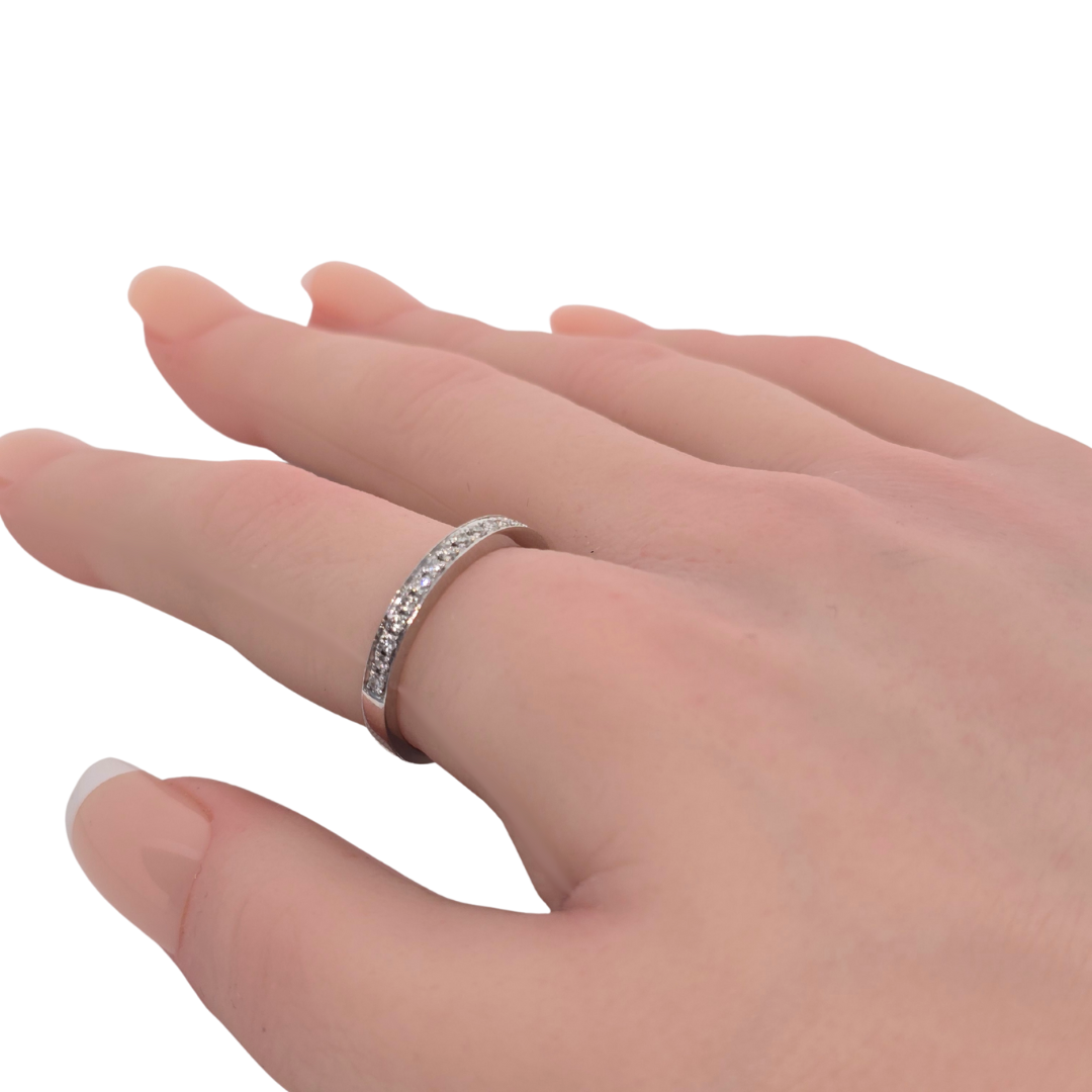 Women’s Diamond Band Ring in 18kt White Gold