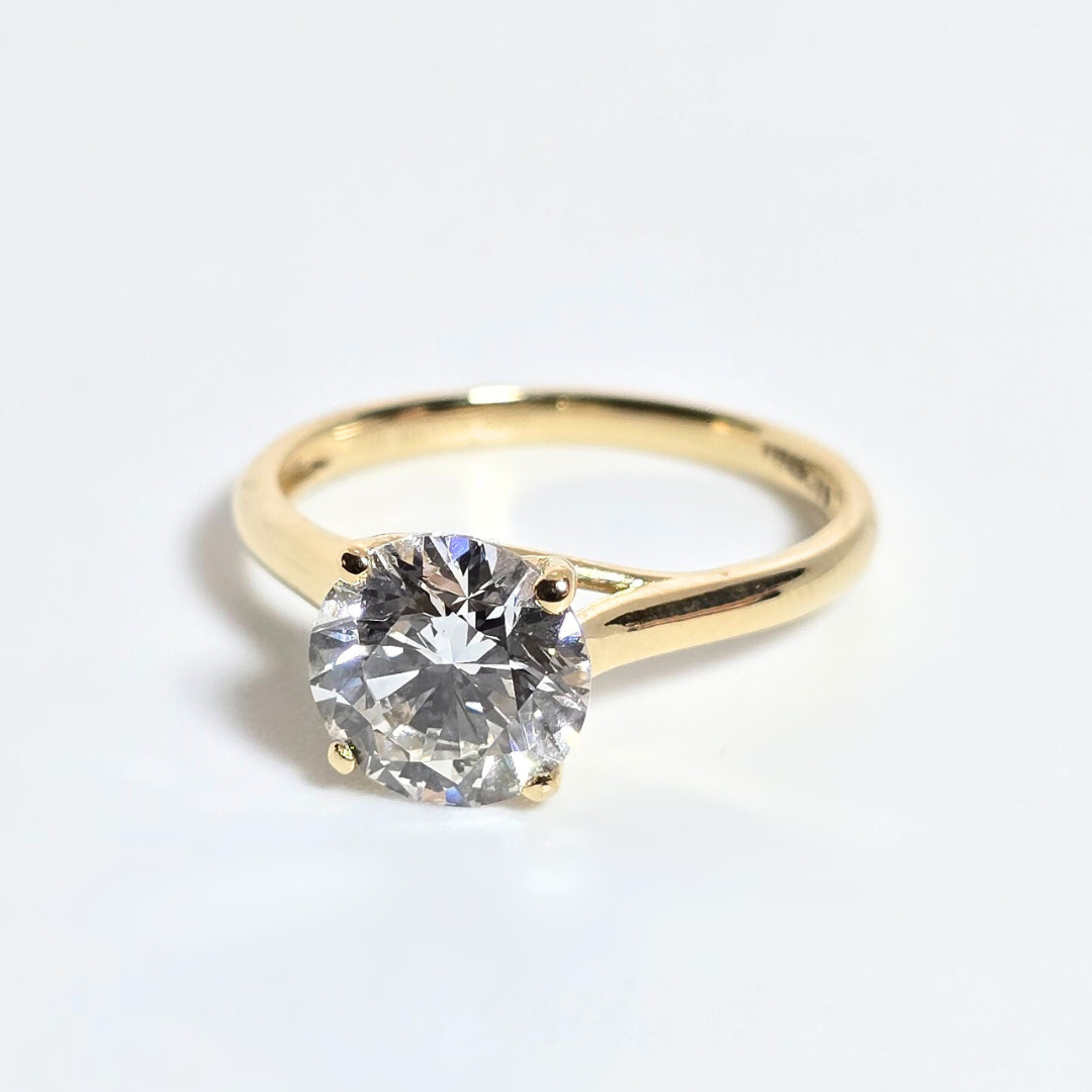 Round Brilliant 2ct Lab Created Diamond Solitaire Engagement Ring in 14ct Yellow Gold