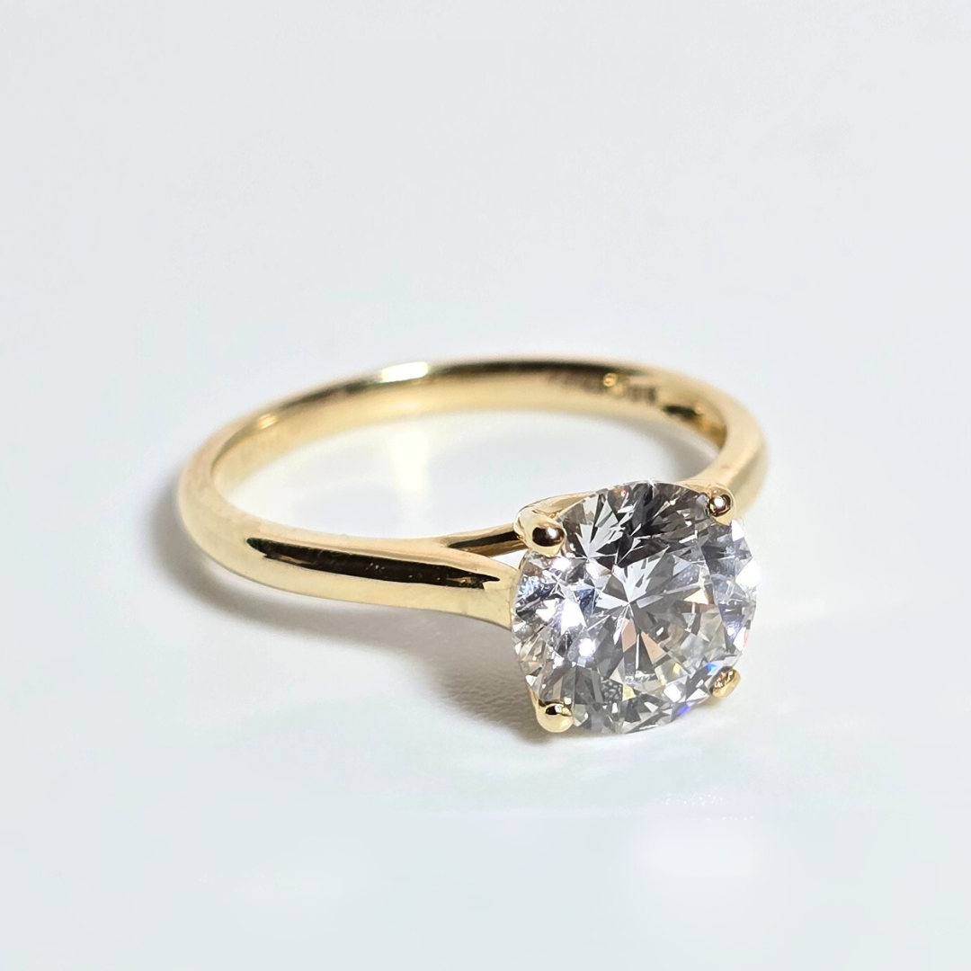 Round Brilliant 2ct Lab Created Diamond Solitaire Engagement Ring in 14ct Yellow Gold