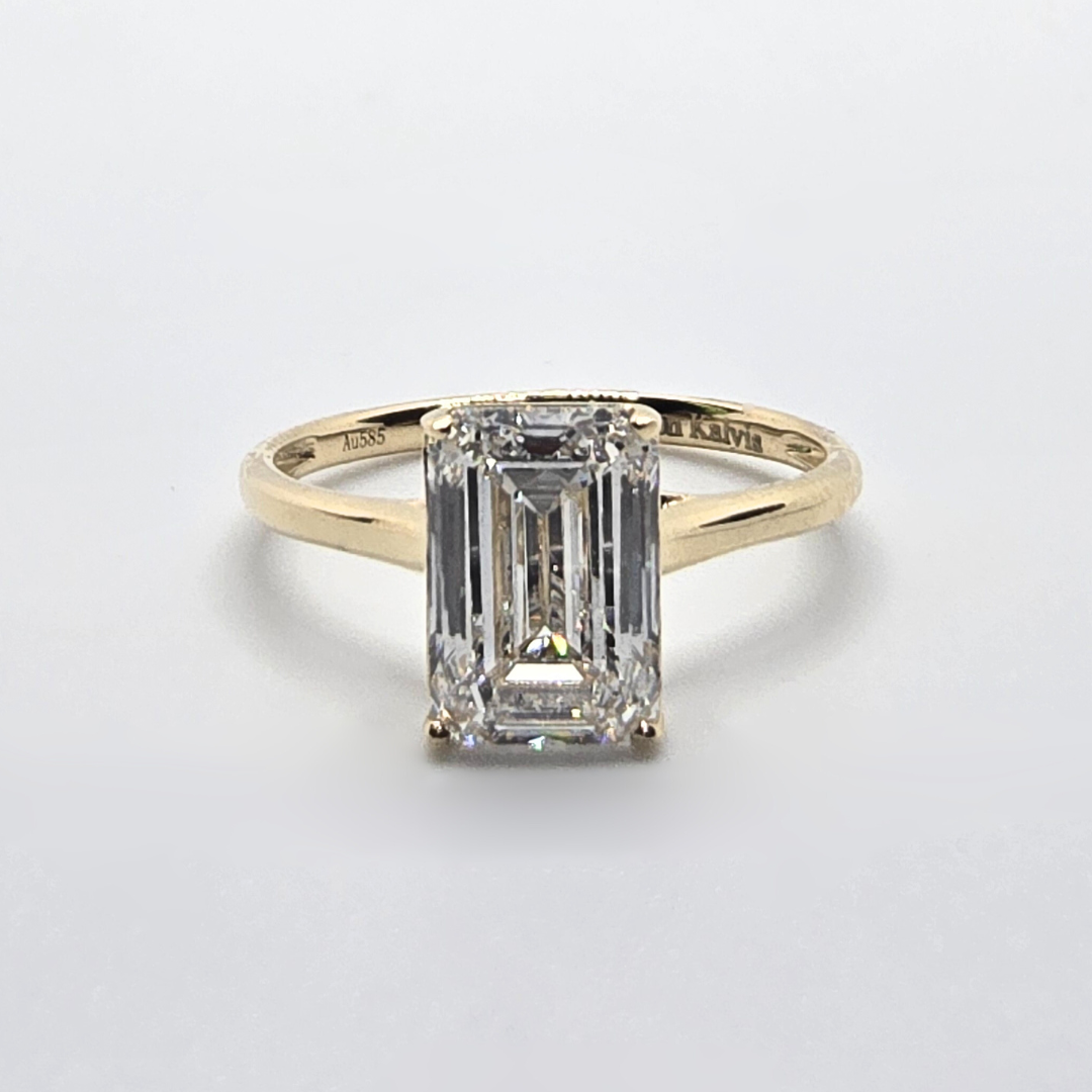 14Kt yellow Gold 2ct Emerald shape Solitaire Ring IGI Certified