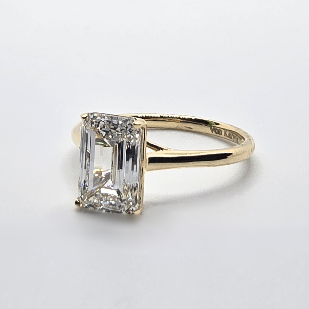 14Kt yellow Gold 2ct Emerald shape Solitaire Ring IGI Certified