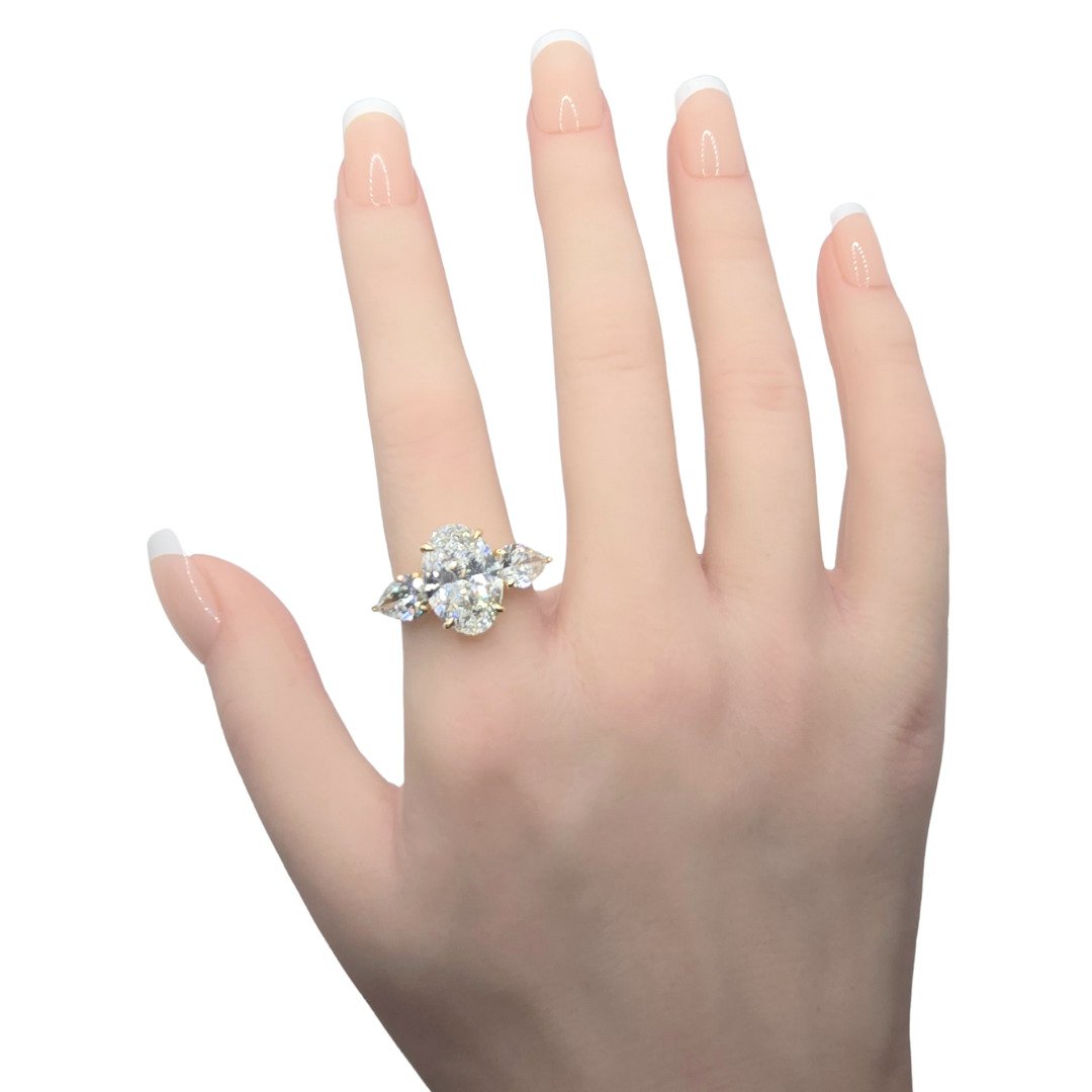 6.41cts Oval Cut Lab-Grown Diamond Trilogy Ring – 18ct Yellow Gold | 3 IGI Certificates