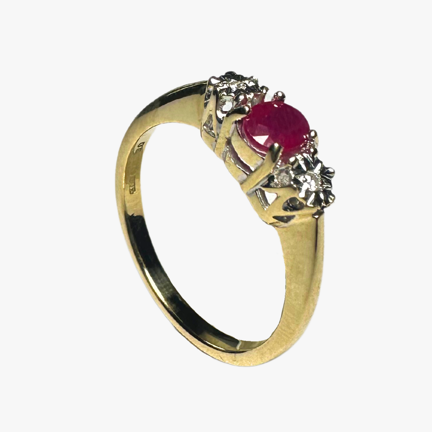 Vintage Three-Stone Beauty Ring