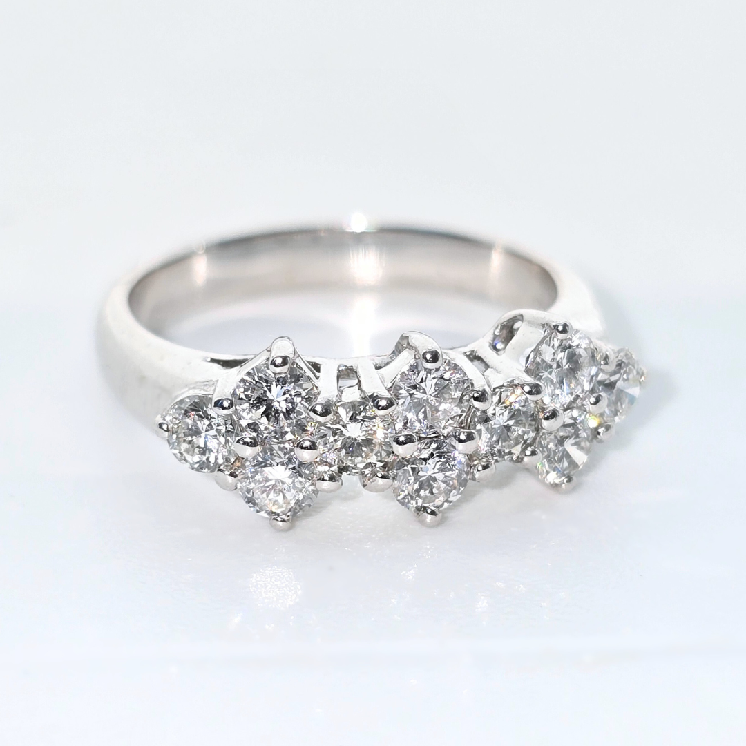 Elegant 18kt White Gold Diamond Cluster Ring 0.5tcw