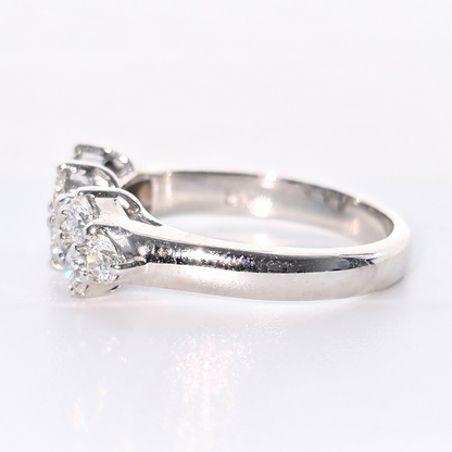 Elegant 18kt White Gold Diamond Cluster Ring 0.5tcw