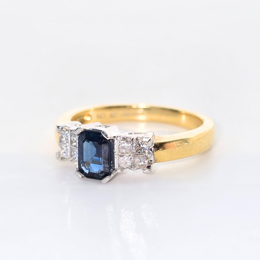 Luxury 18kt Yellow Gold Sapphire and Princess Cut Diamond Ring