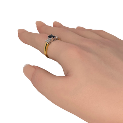 Luxury 18kt Yellow Gold Sapphire and Princess Cut Diamond Ring