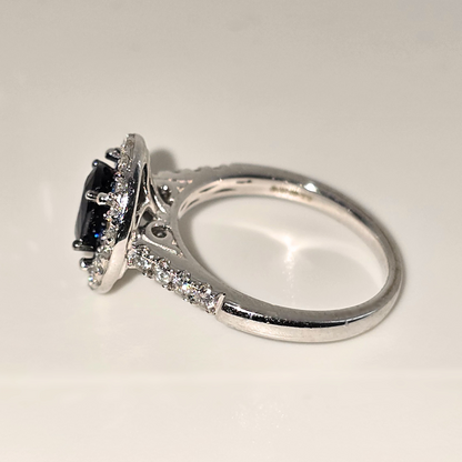 18kt White Gold Ring with Natural Sapphires and Diamonds