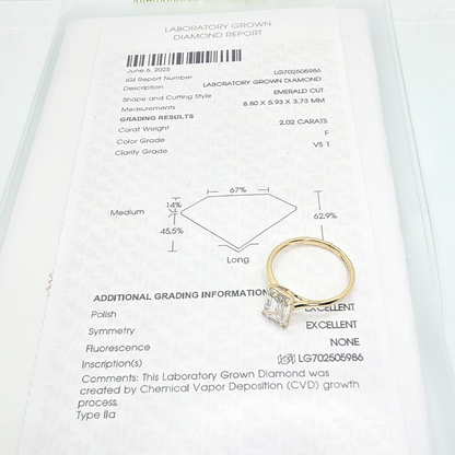 14Kt yellow Gold 2ct Emerald shape Solitaire Ring IGI Certified