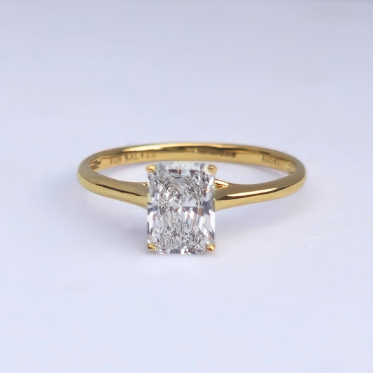1.06ct Radiant Cut Lab-Grown Diamond Solitaire Ring – VS1 E Colour | 14ct Yellow Gold | IGI Certified