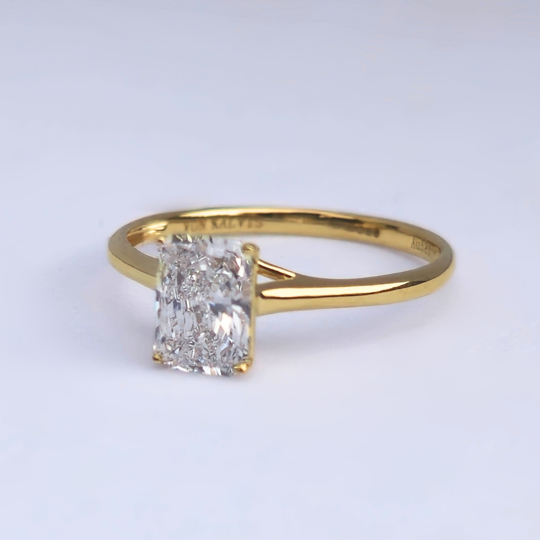 1.08ct Radiant Cut Lab-Grown Diamond Solitaire Ring – VS1 E Colour | 14ct Yellow Gold | IGI Certified