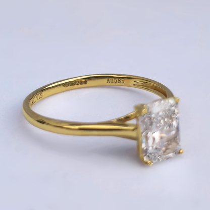 1.08ct Radiant Cut Lab-Grown Diamond Solitaire Ring – VS1 E Colour | 14ct Yellow Gold | IGI Certified