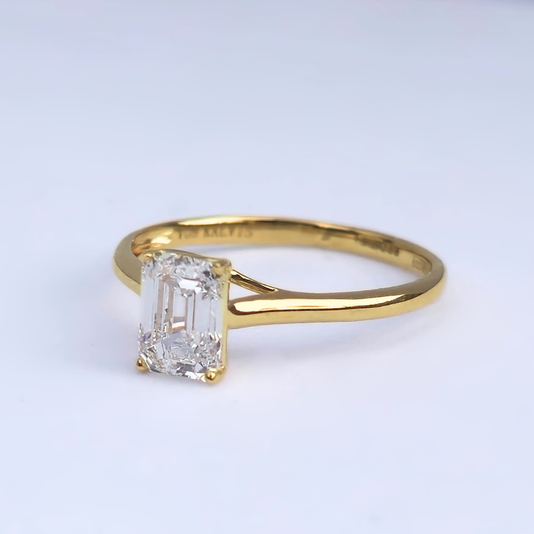 1ct Emerald Cut Lab-Grown Diamond Solitaire Ring – VS1 D Colour | 14ct Yellow Gold | IGI Certified