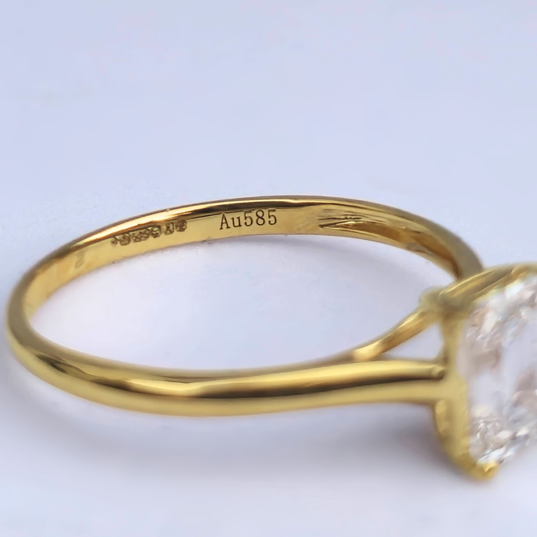 1ct Emerald Cut Lab-Grown Diamond Solitaire Ring – VS1 D Colour | 14ct Yellow Gold | IGI Certified