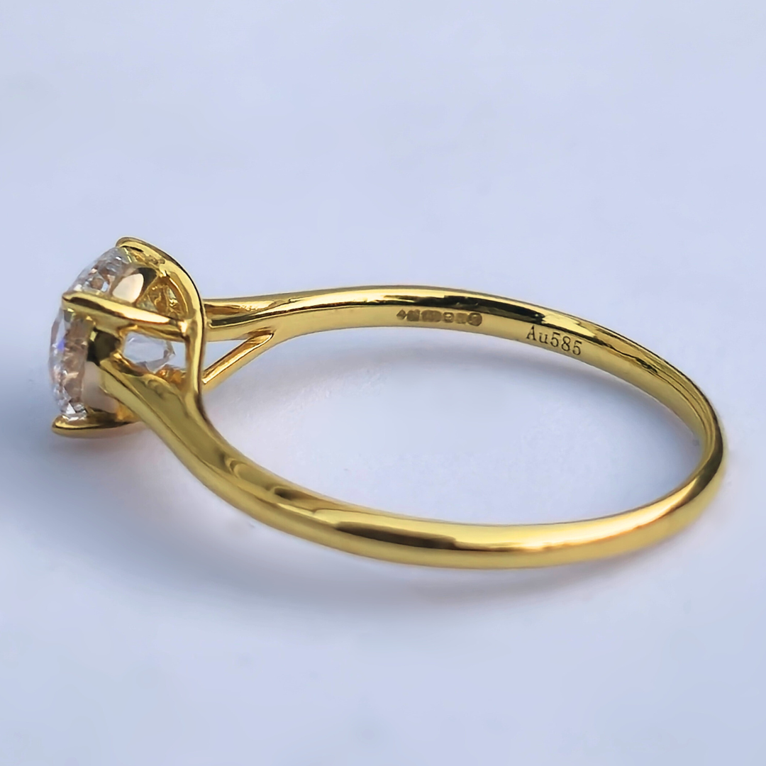 1.02ct Round Cut Lab-Grown Diamond Solitaire Ring – VS1 D Colour | 14ct Yellow Gold | IGI Certified