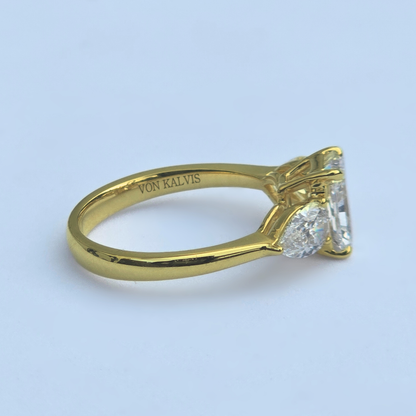 2.51cts Radiant Cut & Pear Cut Lab-Grown Diamond Trilogy Ring – 14ct Yellow Gold