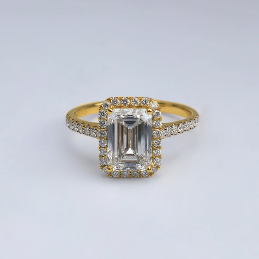 2.6cts Emerald Cut Lab-Grown Diamond Halo Ring – VS1 F Colour | 14ct Yellow Gold | IGI Certified