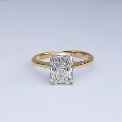 2.01ct Radiant Cut Lab-Grown Diamond Solitaire Ring – VS1 E Colour | 14ct Yellow Gold | IGI Certified