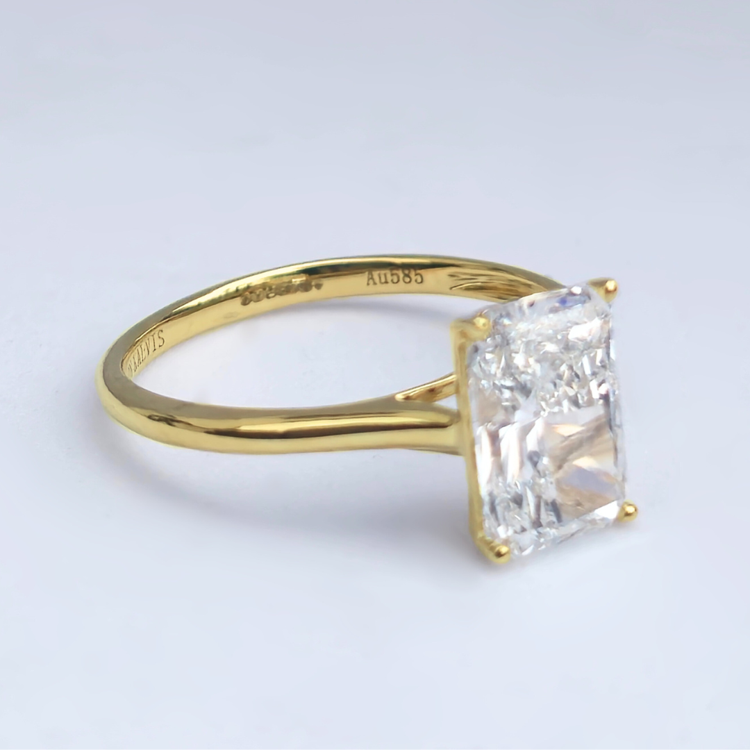 2.01ct Radiant Cut Lab-Grown Diamond Solitaire Ring – VS1 E Colour | 14ct Yellow Gold | IGI Certified