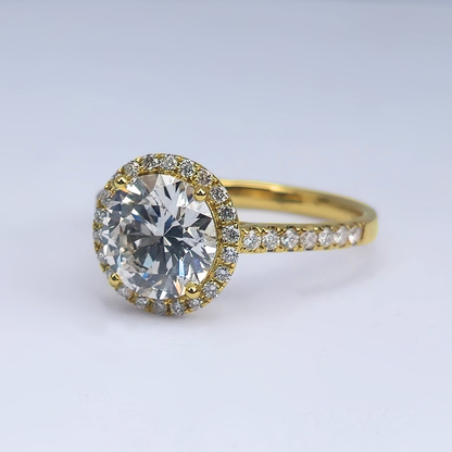 2.5cts Round Cut Lab-Grown Diamond Halo Ring – VS1 F Colour | 14ct Yellow Gold | IGI Certified